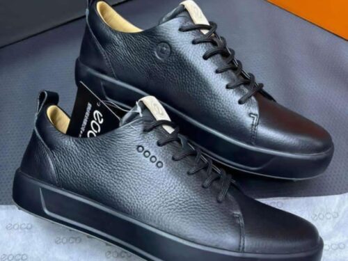 Unisex Low-Top Canvas Sneakers - Black