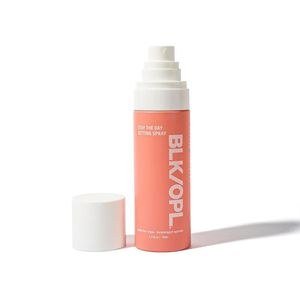 Blk Opl Stay the Day Setting Spray.