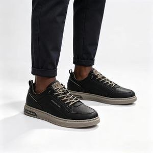 New, black men’s casual loafers, trendy and fashionable, with a casual style.